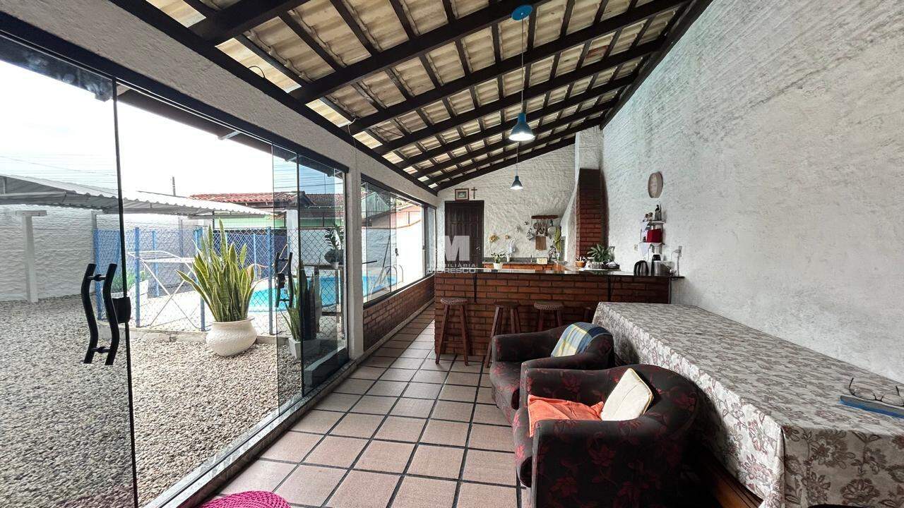 Casa à venda no bairro Planalto: 