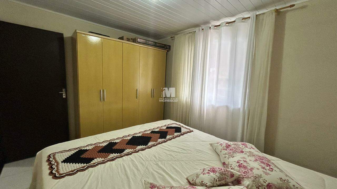 Casa à venda no bairro Planalto: 