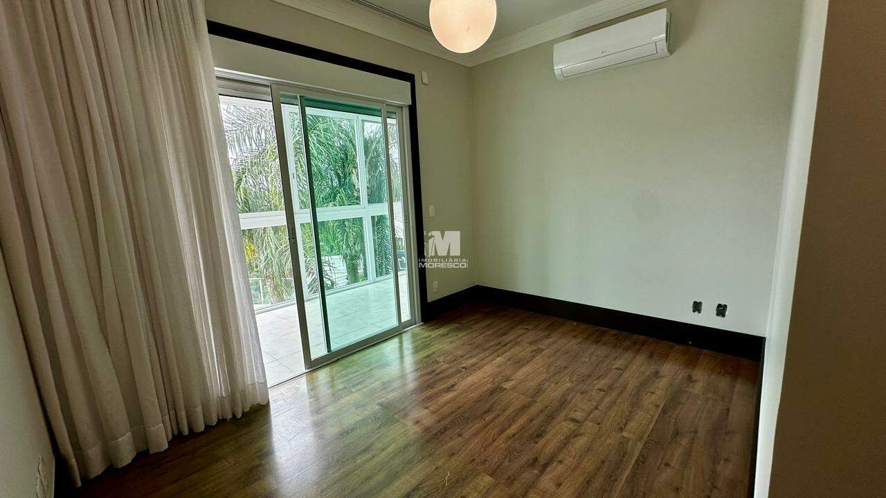 Casa à venda no bairro Centro I: 