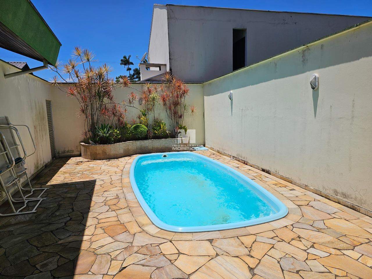 Casa à venda no bairro Guarani: 