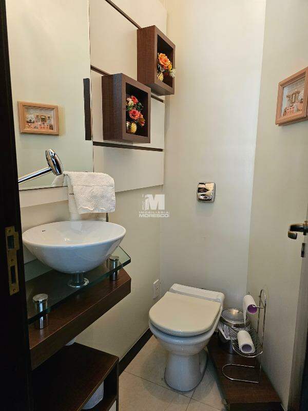 Casa à venda no bairro Guarani: 