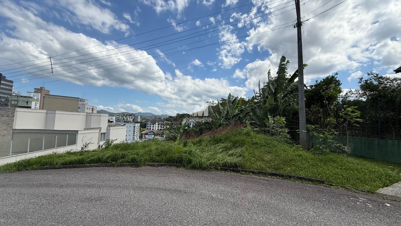 Terreno à venda no bairro Centro: 