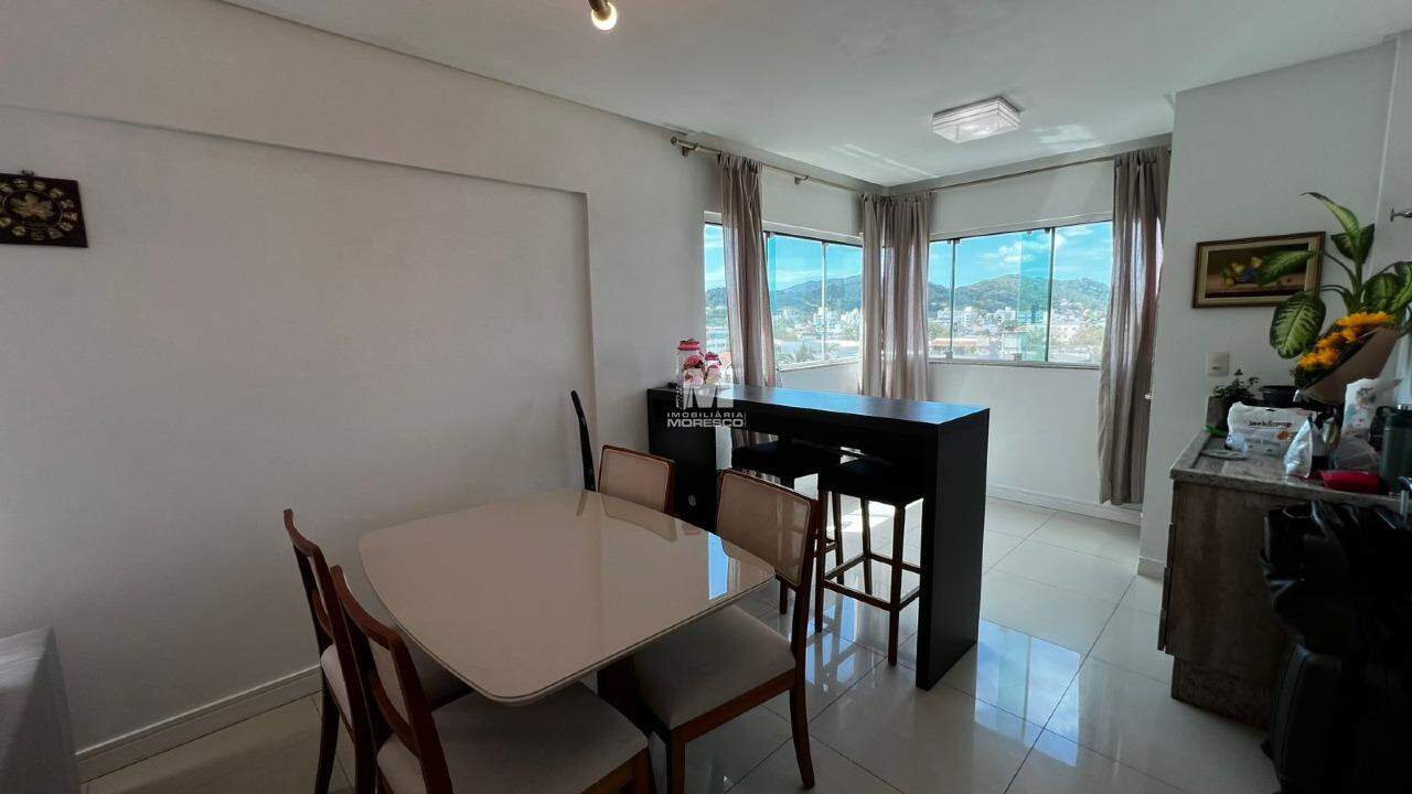 Apartamento à venda no bairro Centro: