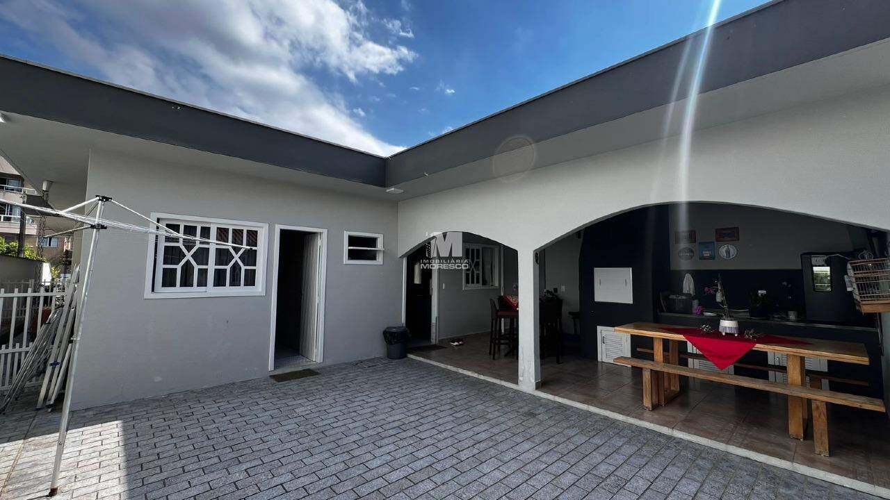 Casa à venda no bairro Jardim Maluche: 