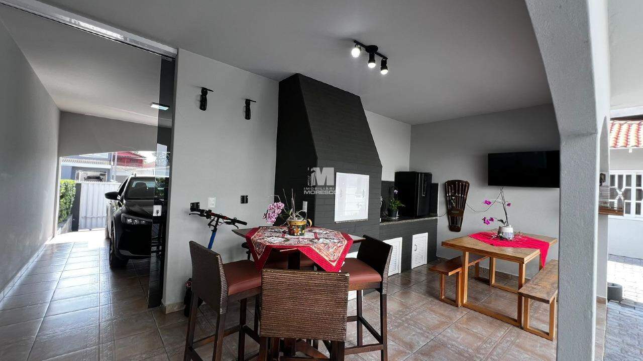 Casa à venda no bairro Jardim Maluche: 