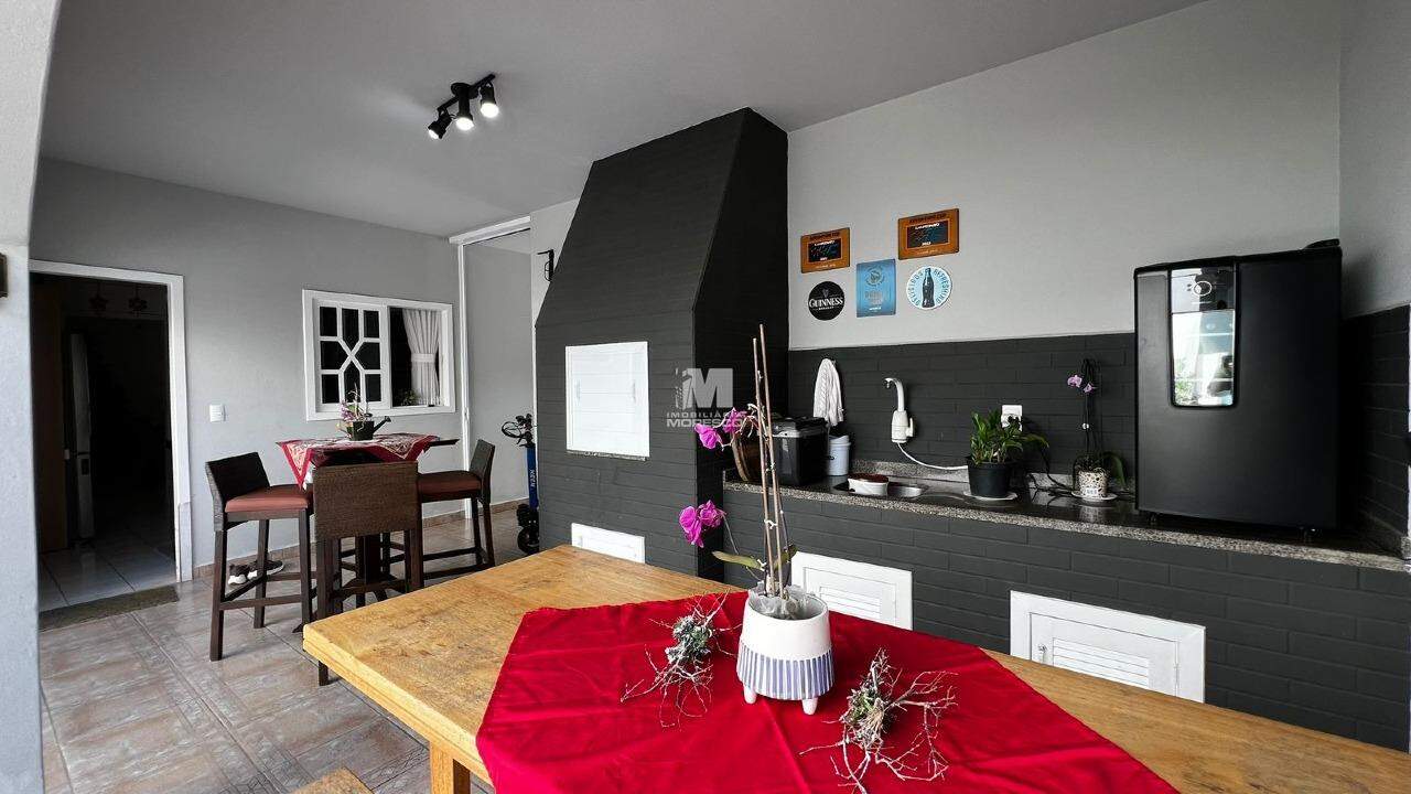 Casa à venda no bairro Jardim Maluche: 