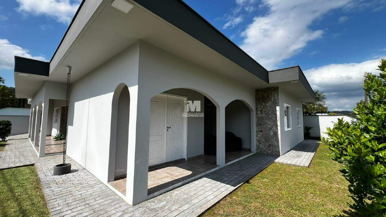 Casa à venda no bairro Jardim Maluche: 