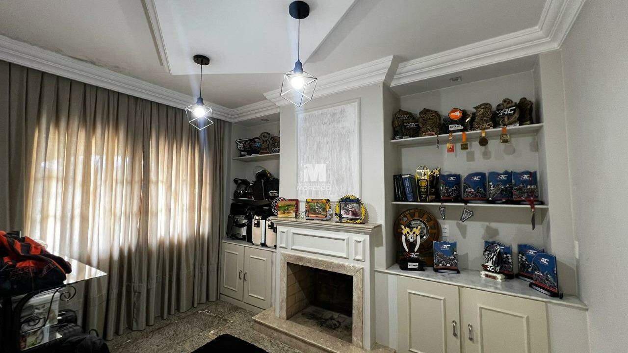 Casa à venda no bairro Jardim Maluche: 