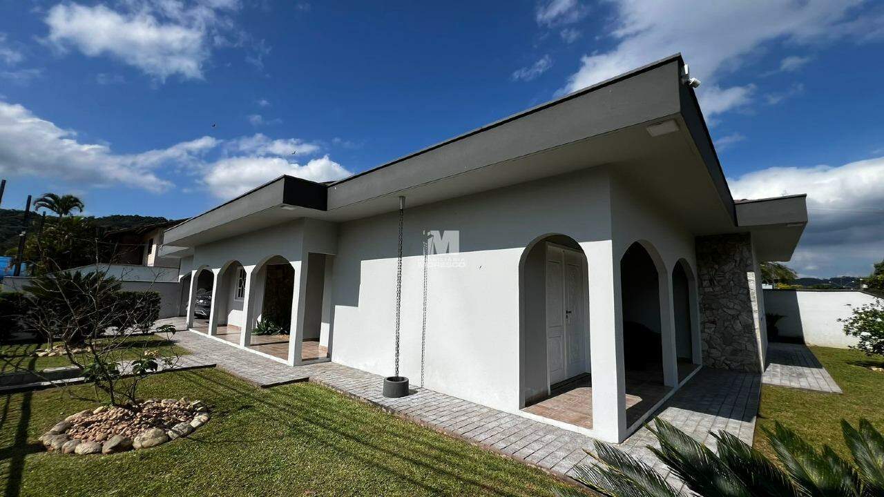 Casa à venda no bairro Jardim Maluche: 