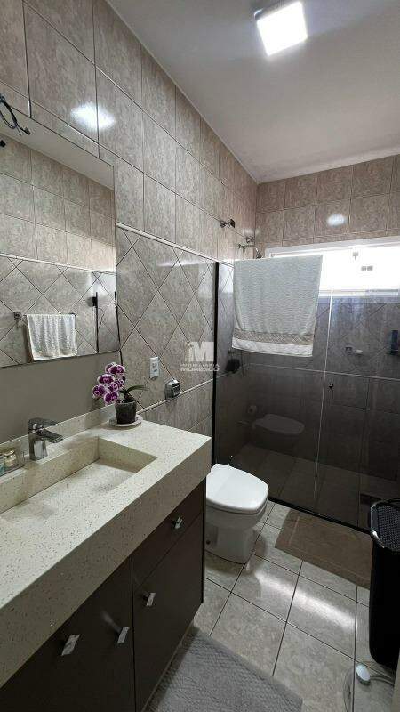 Casa à venda no bairro Jardim Maluche: 