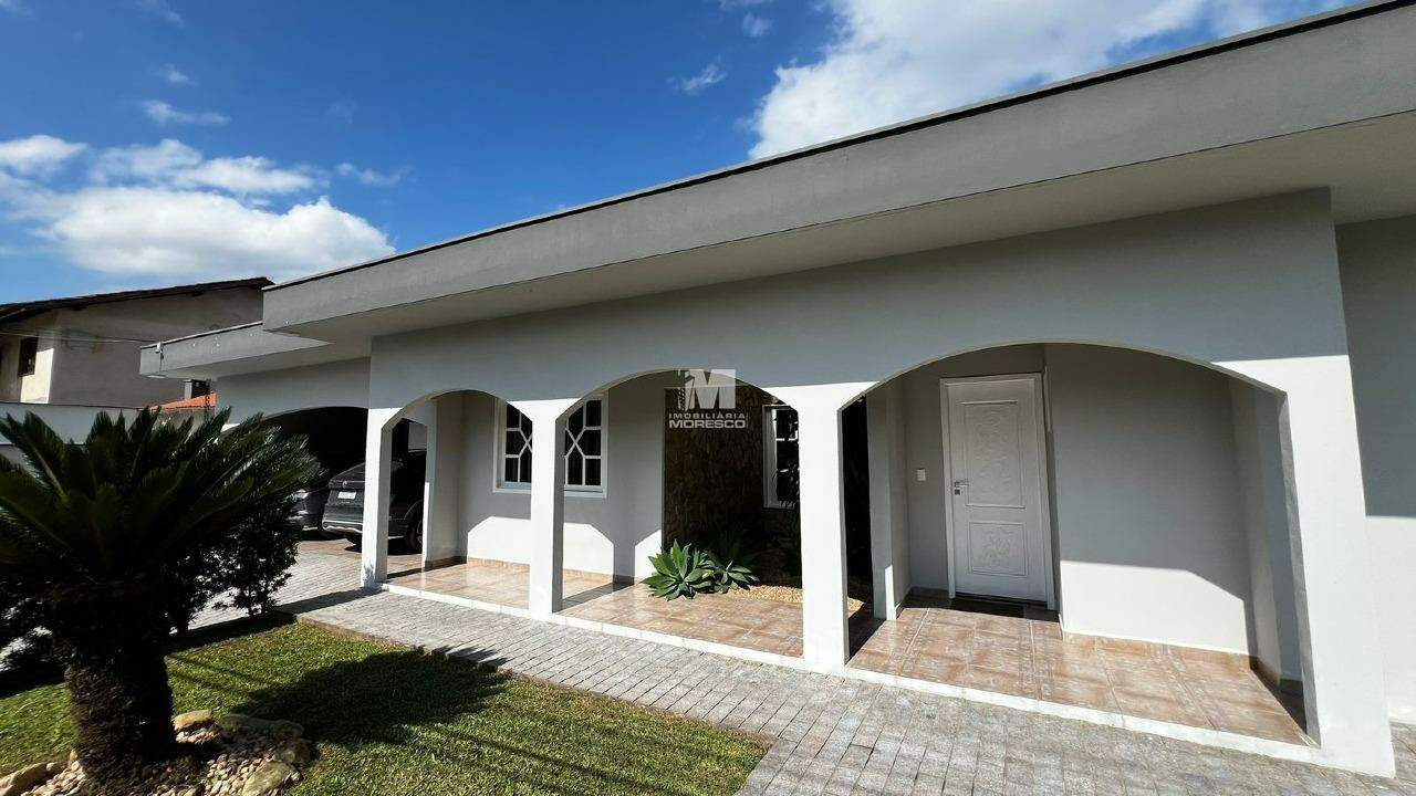 Casa à venda no bairro Jardim Maluche: 