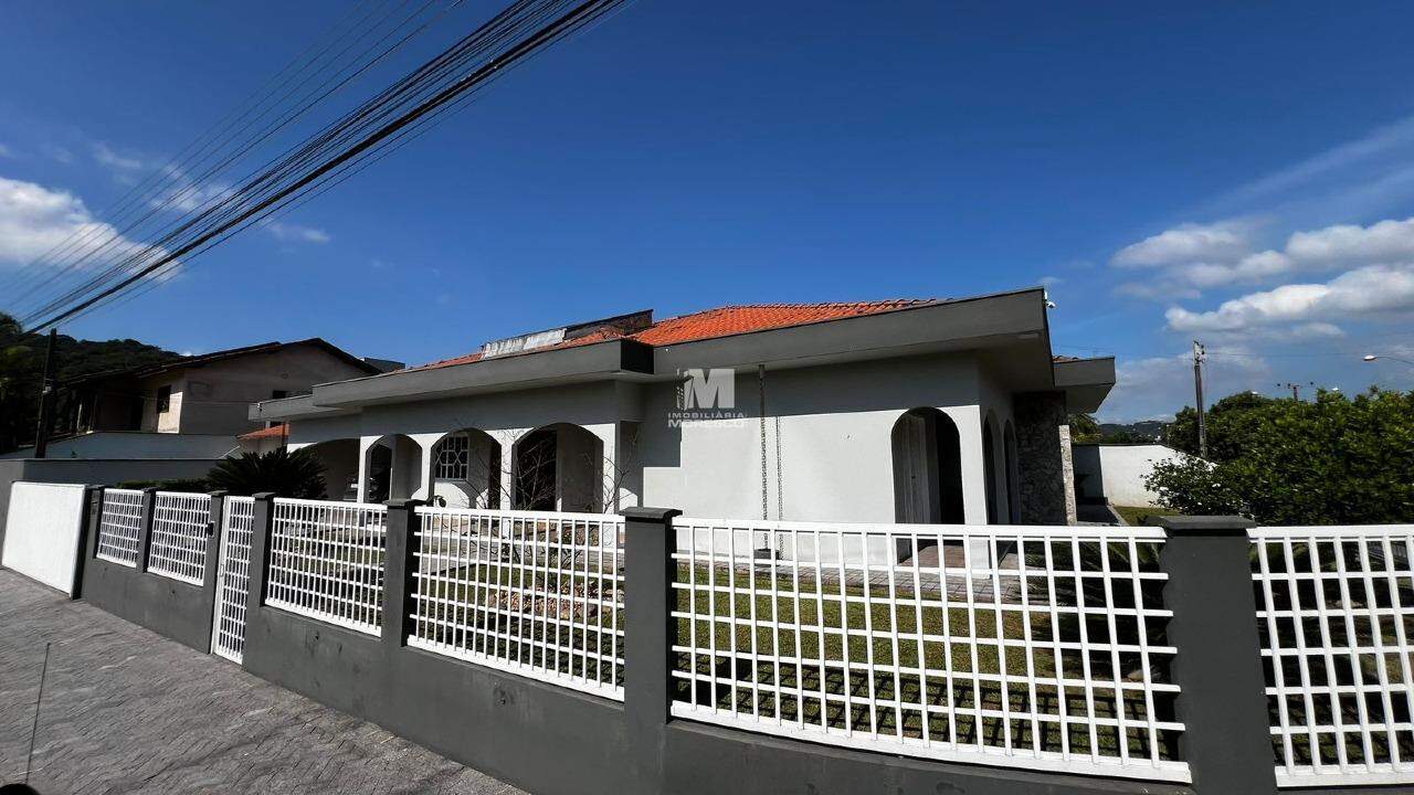 Casa à venda no bairro Jardim Maluche: 
