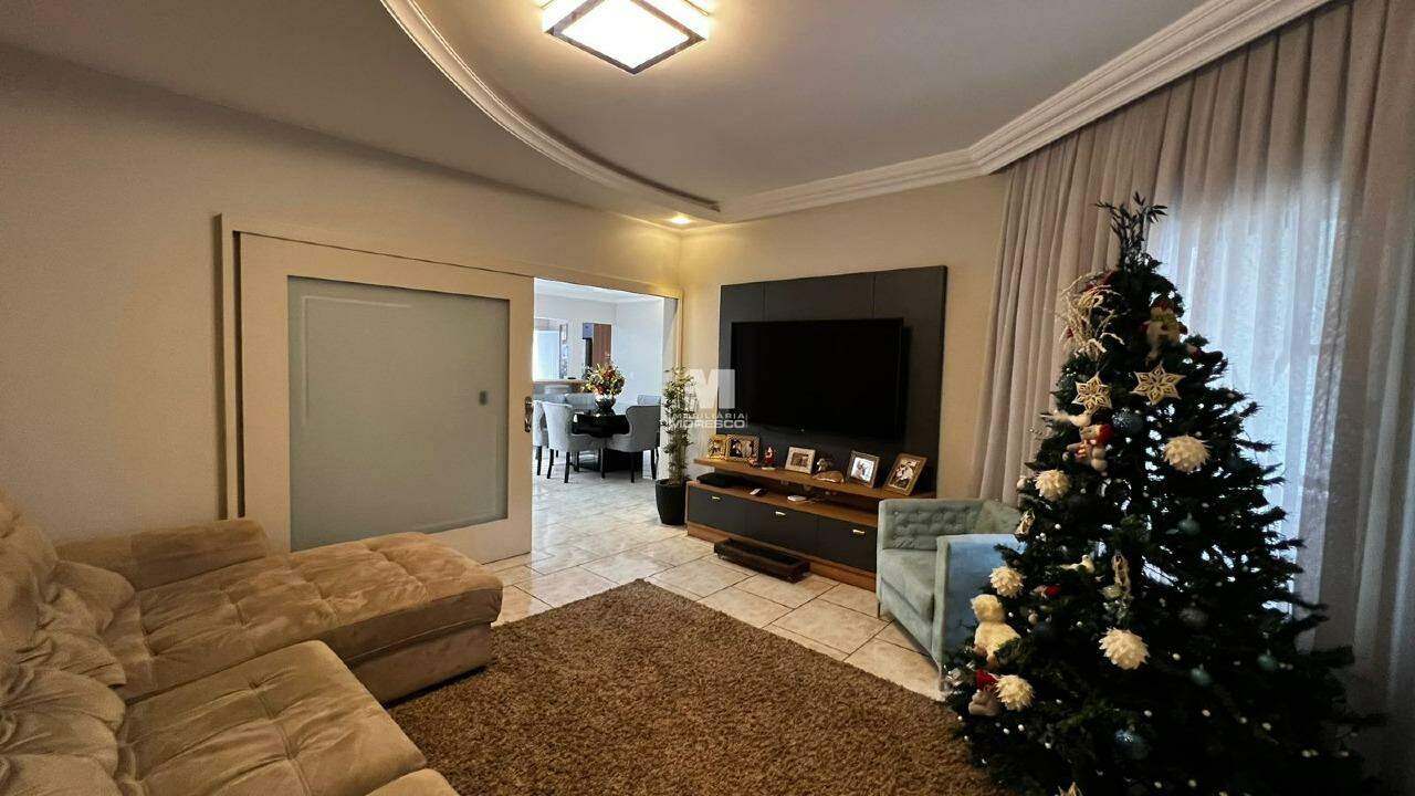 Casa à venda no bairro Jardim Maluche: 