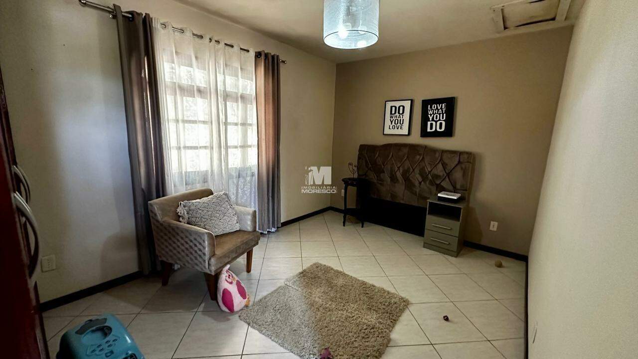 Casa à venda no bairro Guarani: