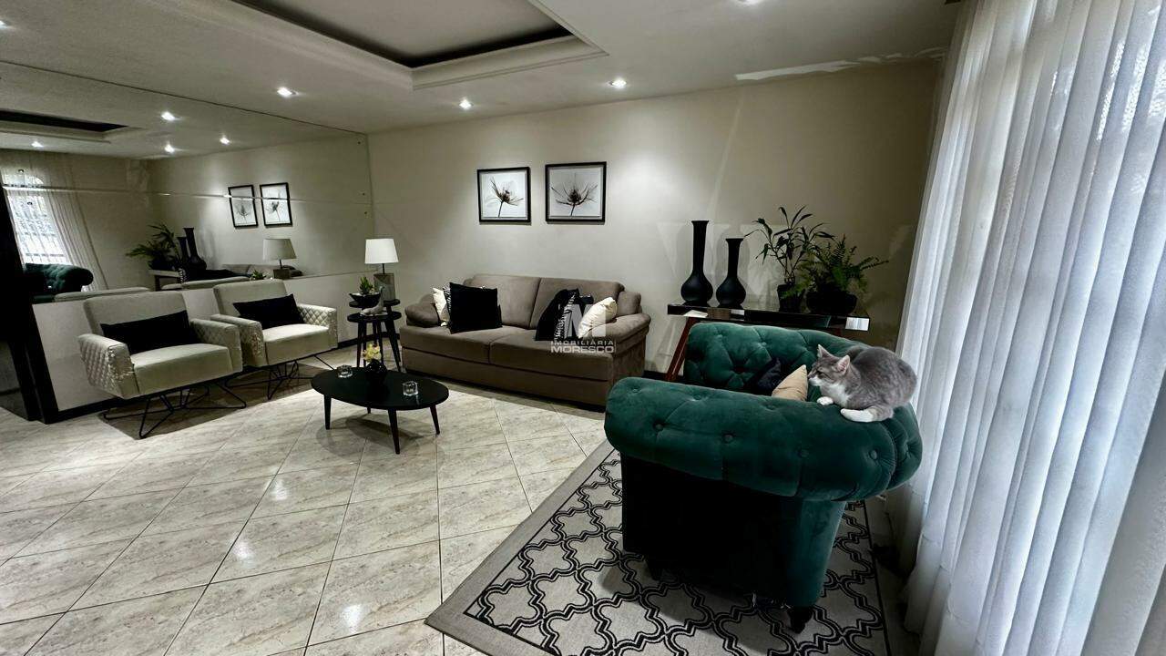 Casa à venda no bairro Guarani: 