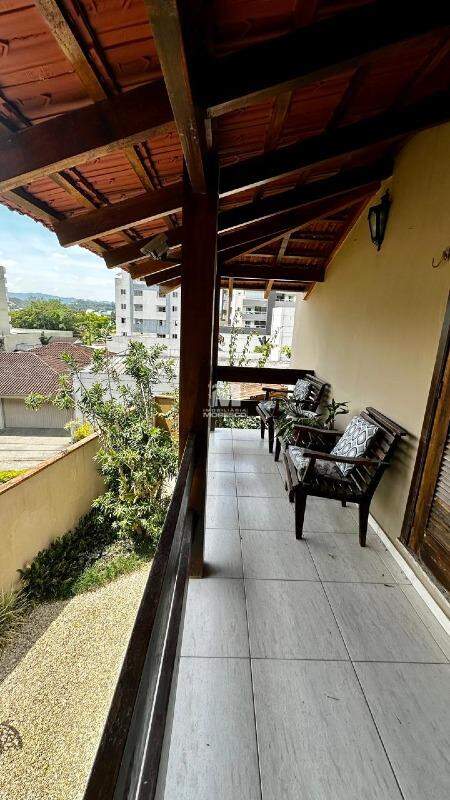 Casa à venda no bairro Guarani: