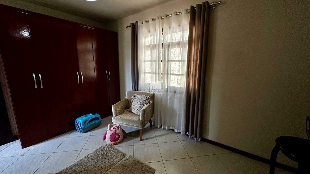 Casa à venda no bairro Guarani: