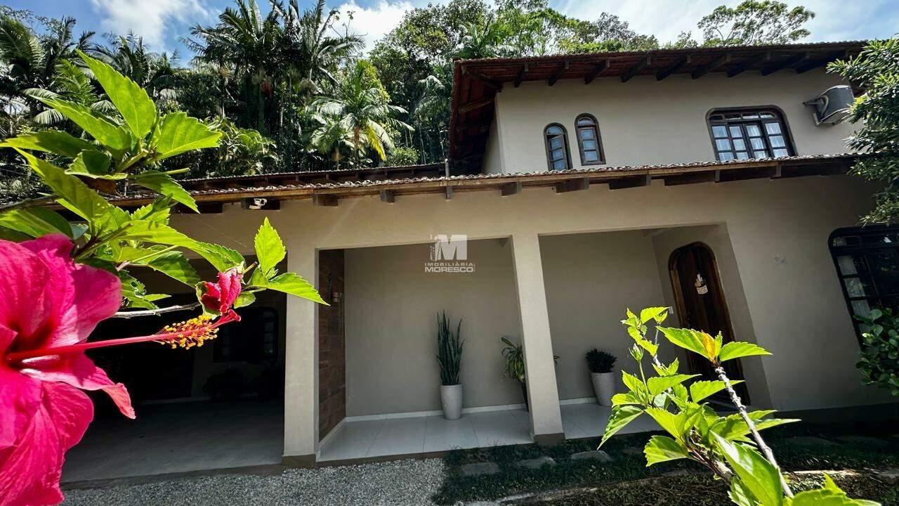 Casa à venda no bairro Guarani: