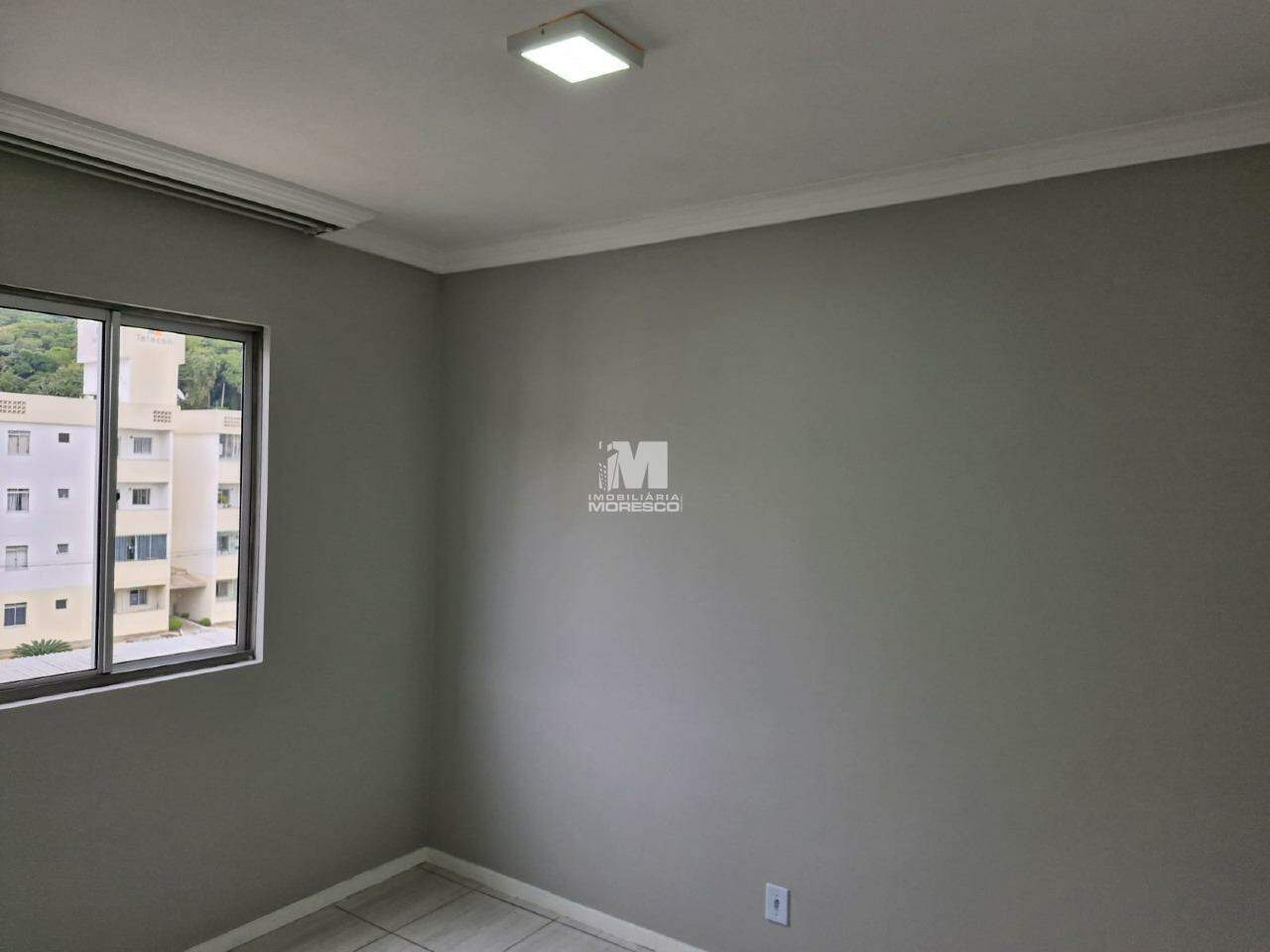 Apartamento à venda no bairro Souza Cruz: