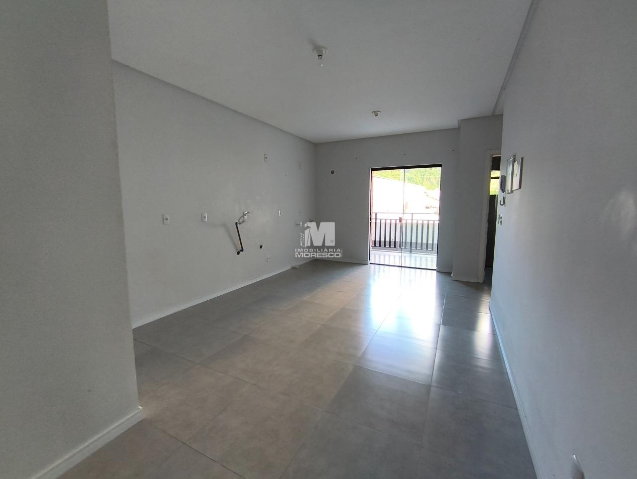 Apartamento à venda no bairro Azambuja: 