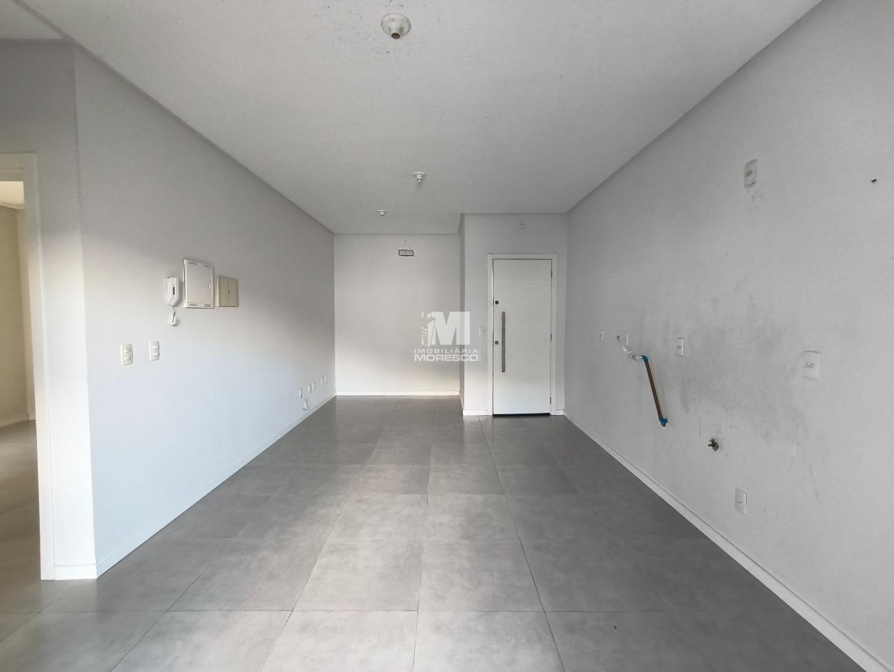 Apartamento à venda no bairro Azambuja: 