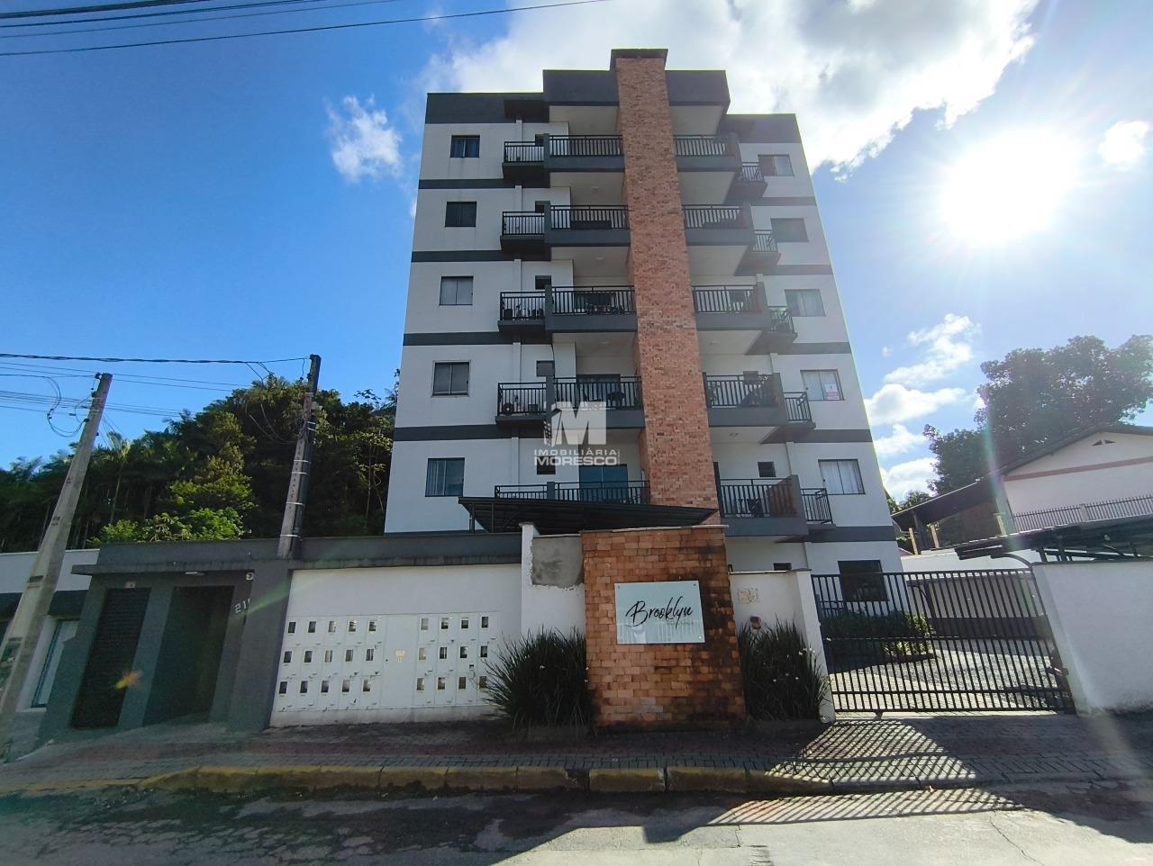 Apartamento à venda no bairro Azambuja: 