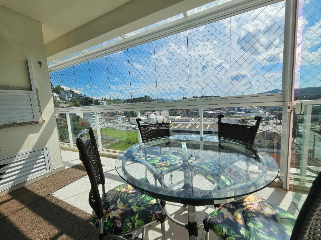 Apartamento à venda no bairro Centro II: 