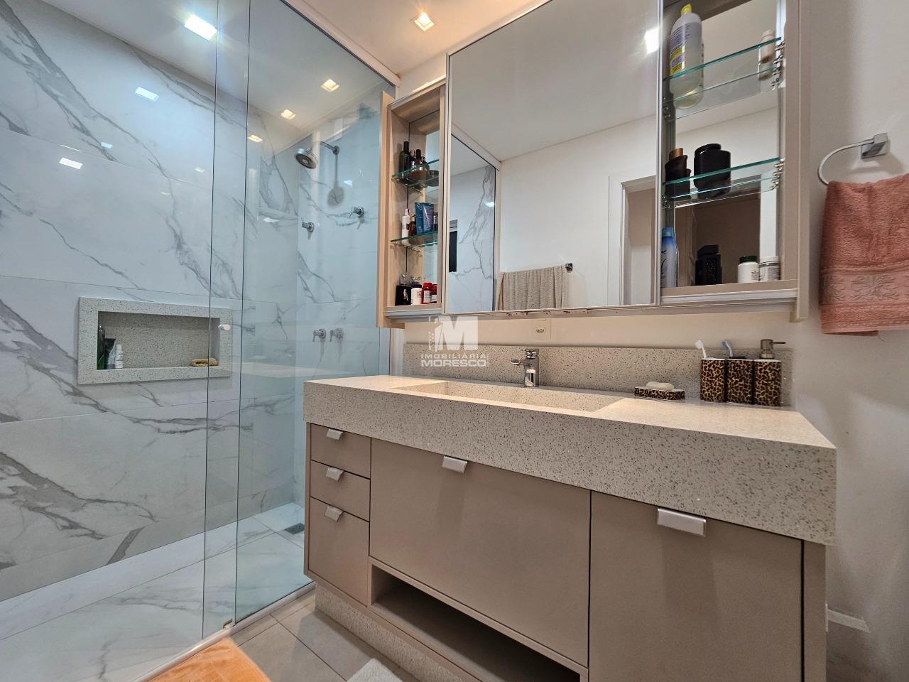 Apartamento à venda no bairro Centro II: 