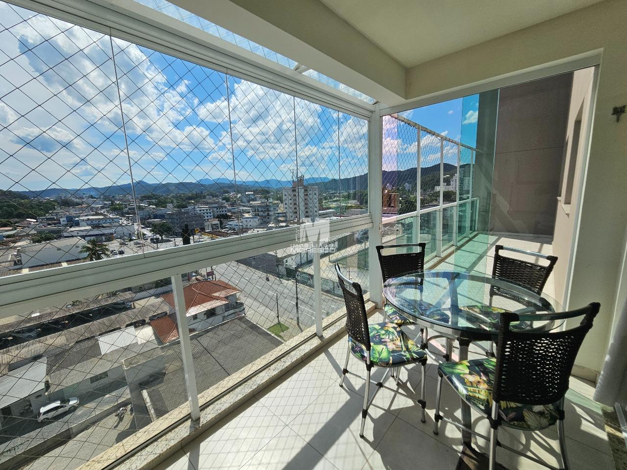 Apartamento à venda no bairro Centro II: 