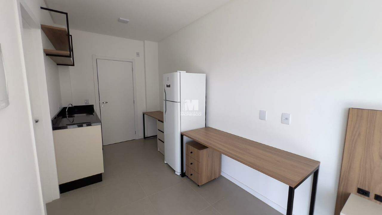 Flat para aluguel no bairro Santa Terezinha: 