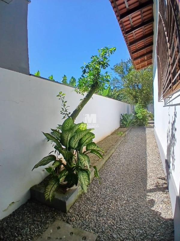 Casa à venda no bairro Guarani: