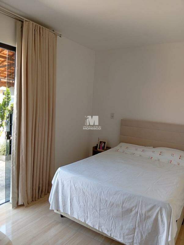 Casa à venda no bairro Centro: