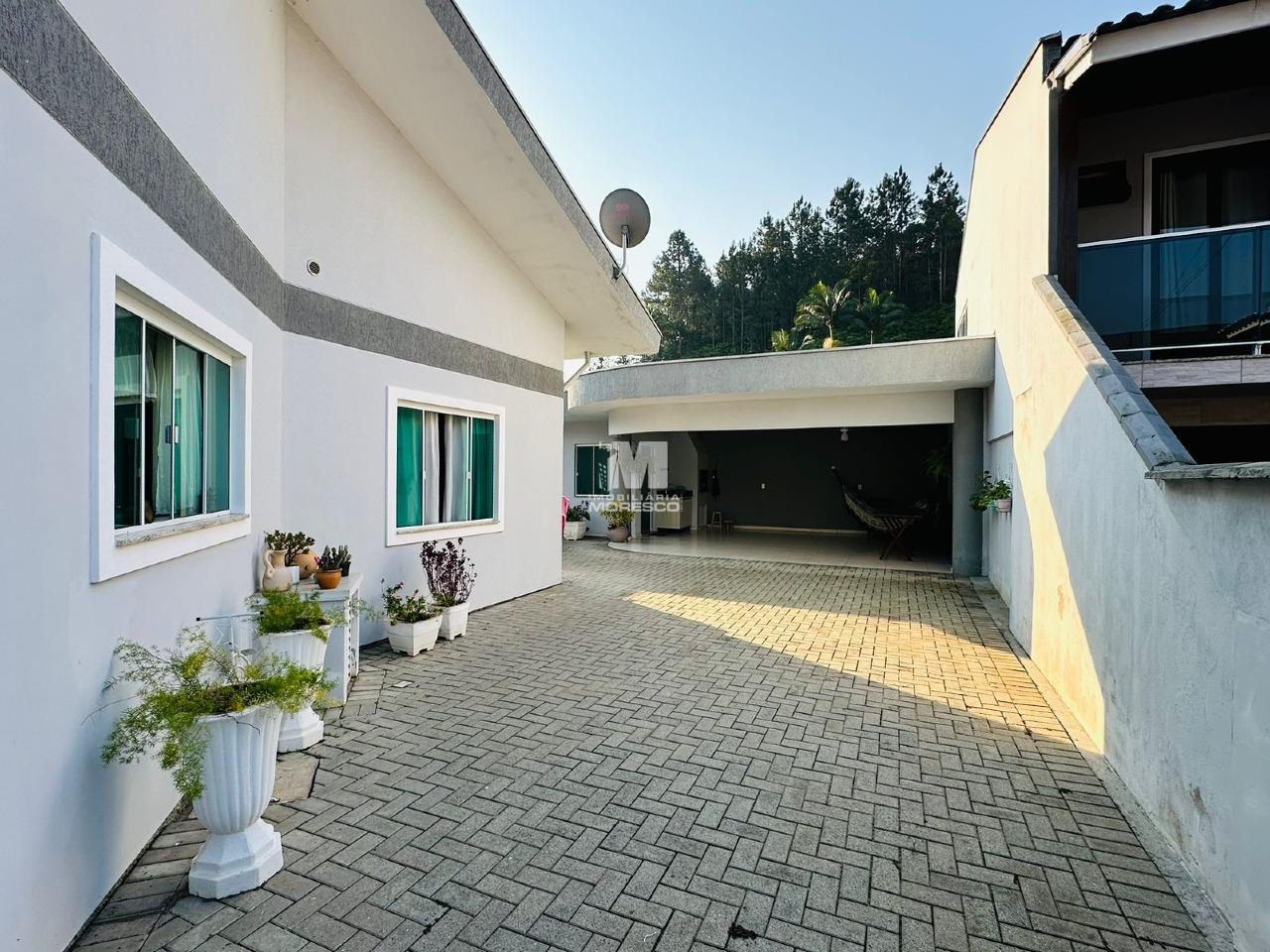 Casa à venda no bairro Santa Luzia: 