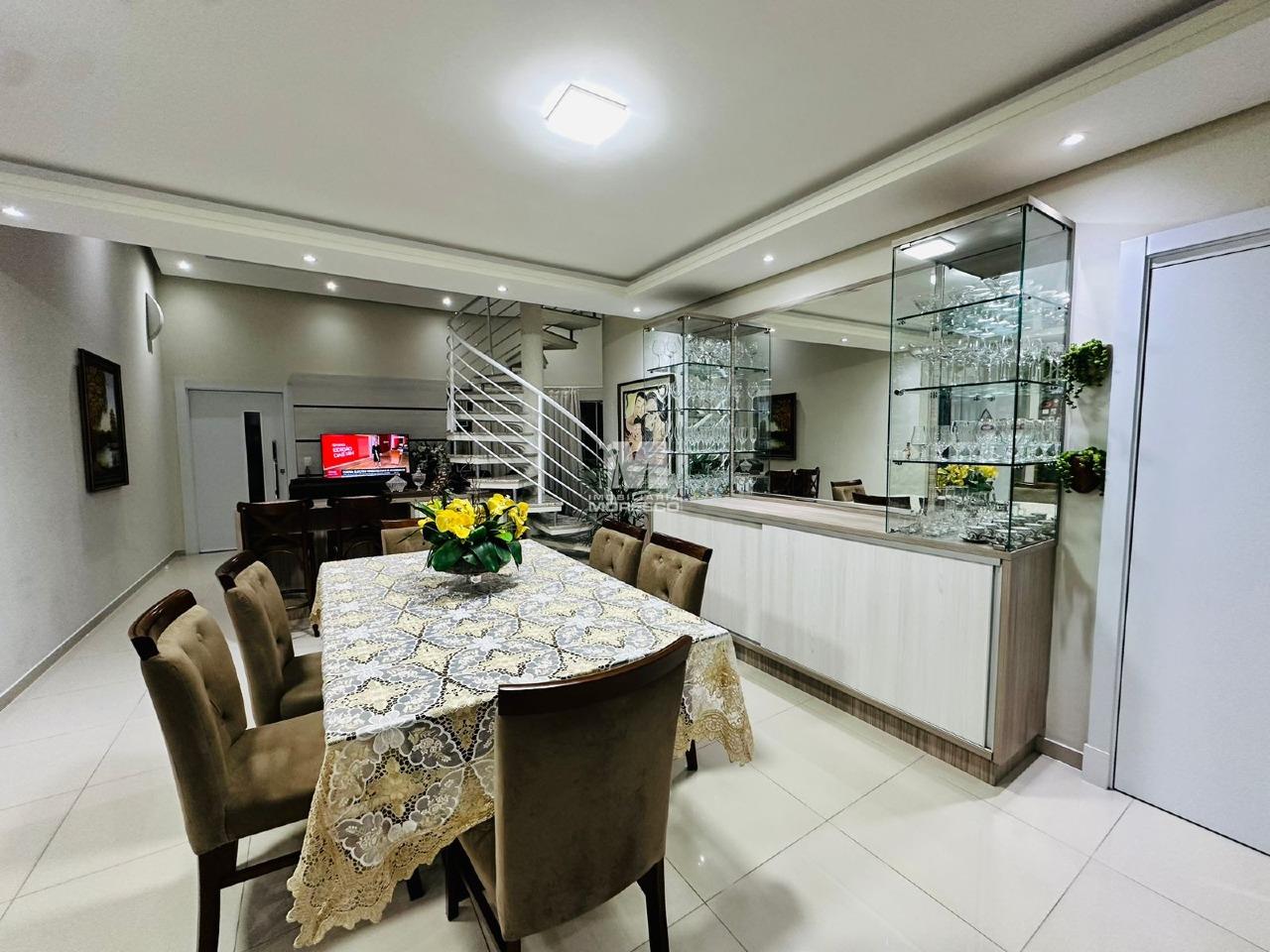 Casa à venda no bairro Santa Luzia: 