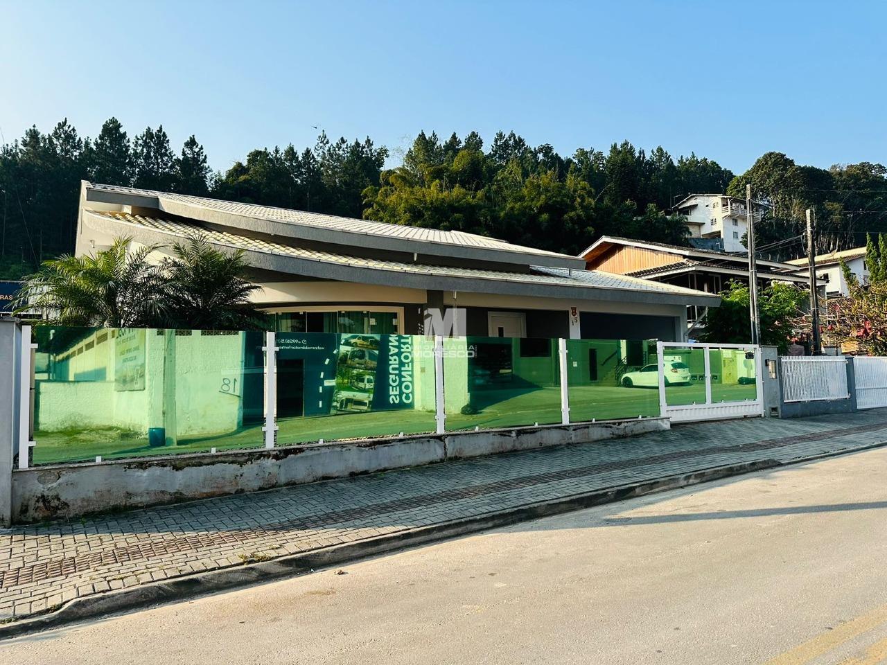 Casa à venda no bairro Santa Luzia: 