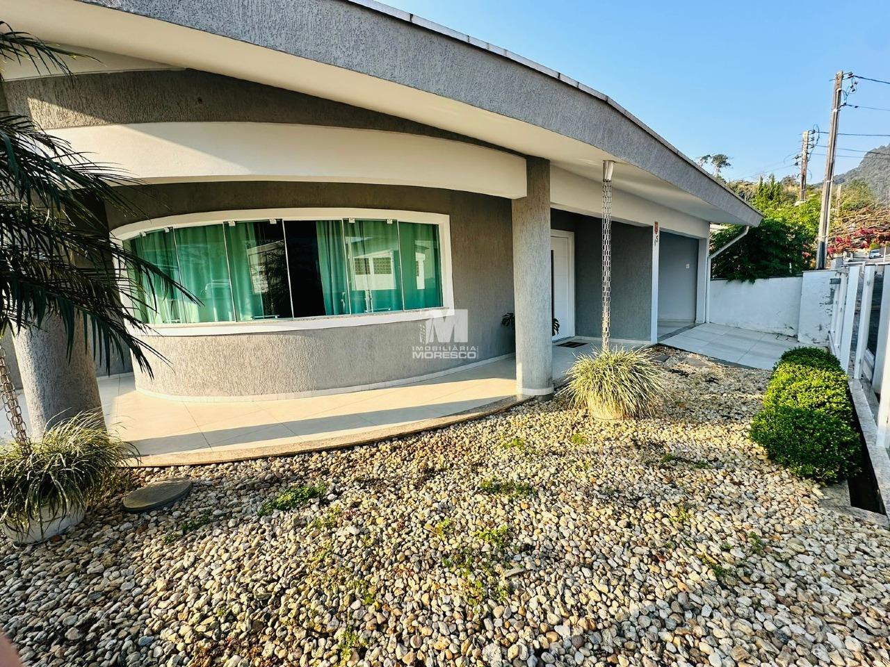 Casa à venda no bairro Santa Luzia: 