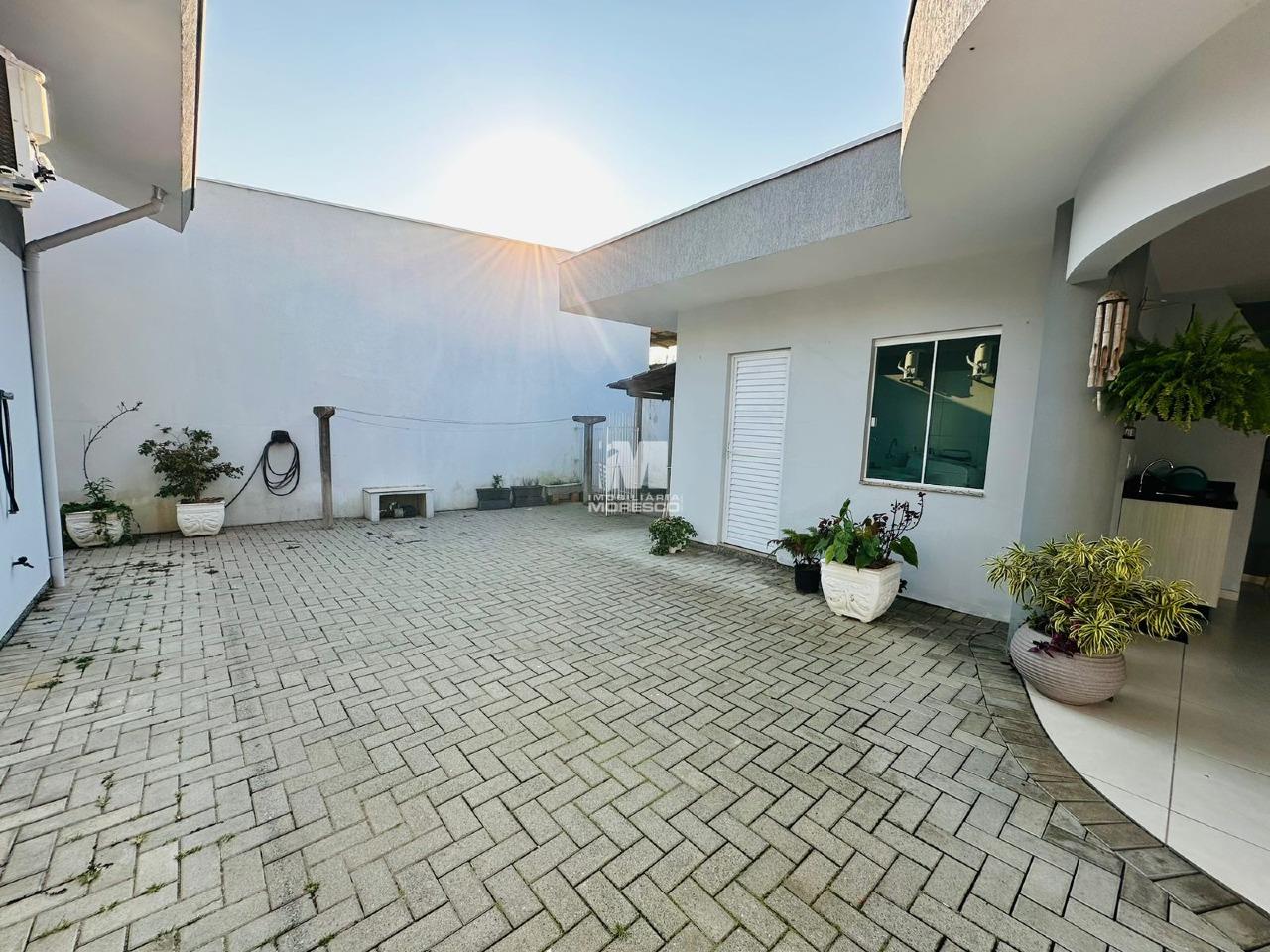 Casa à venda no bairro Santa Luzia: 