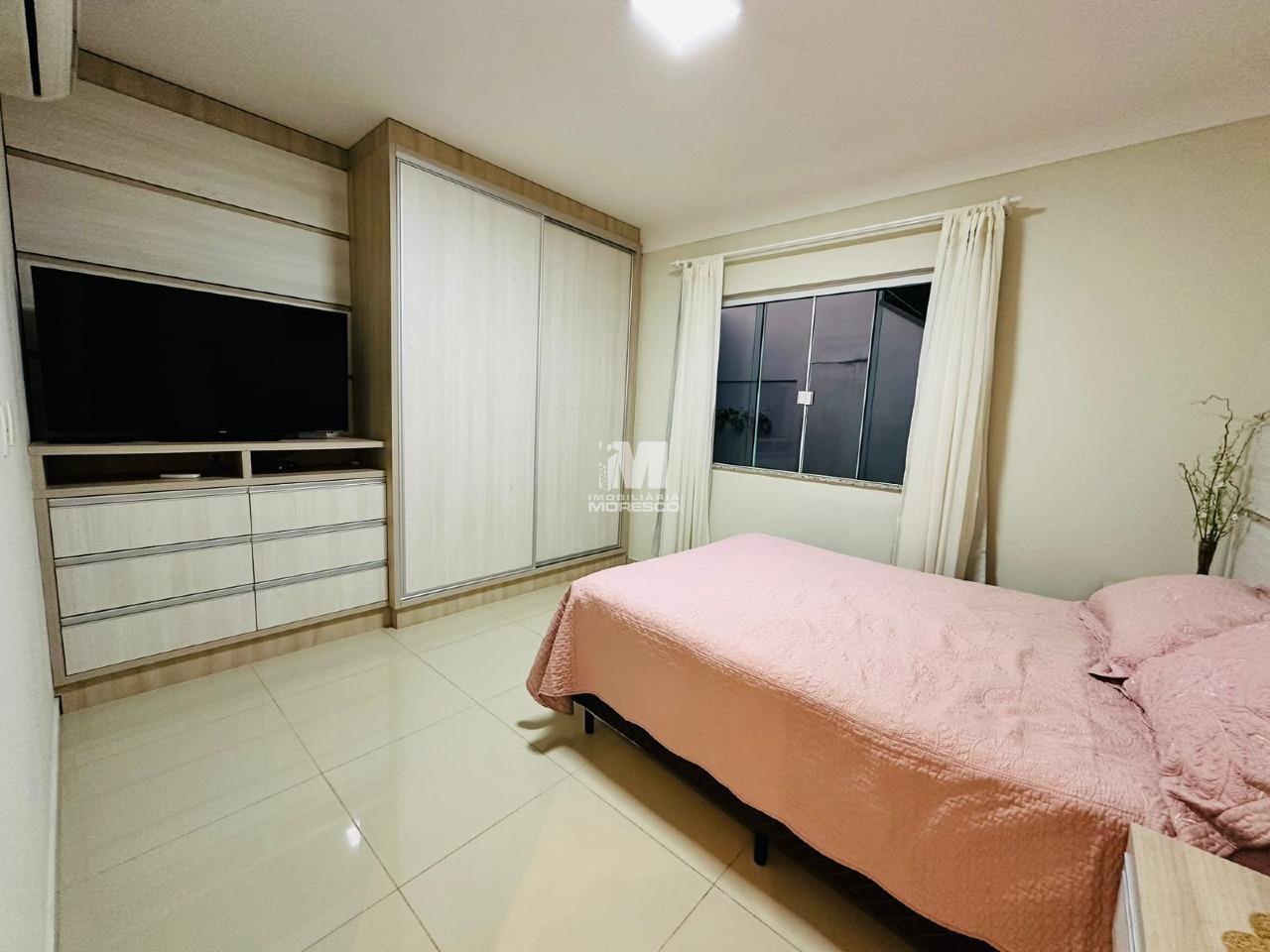 Casa à venda no bairro Santa Luzia: 