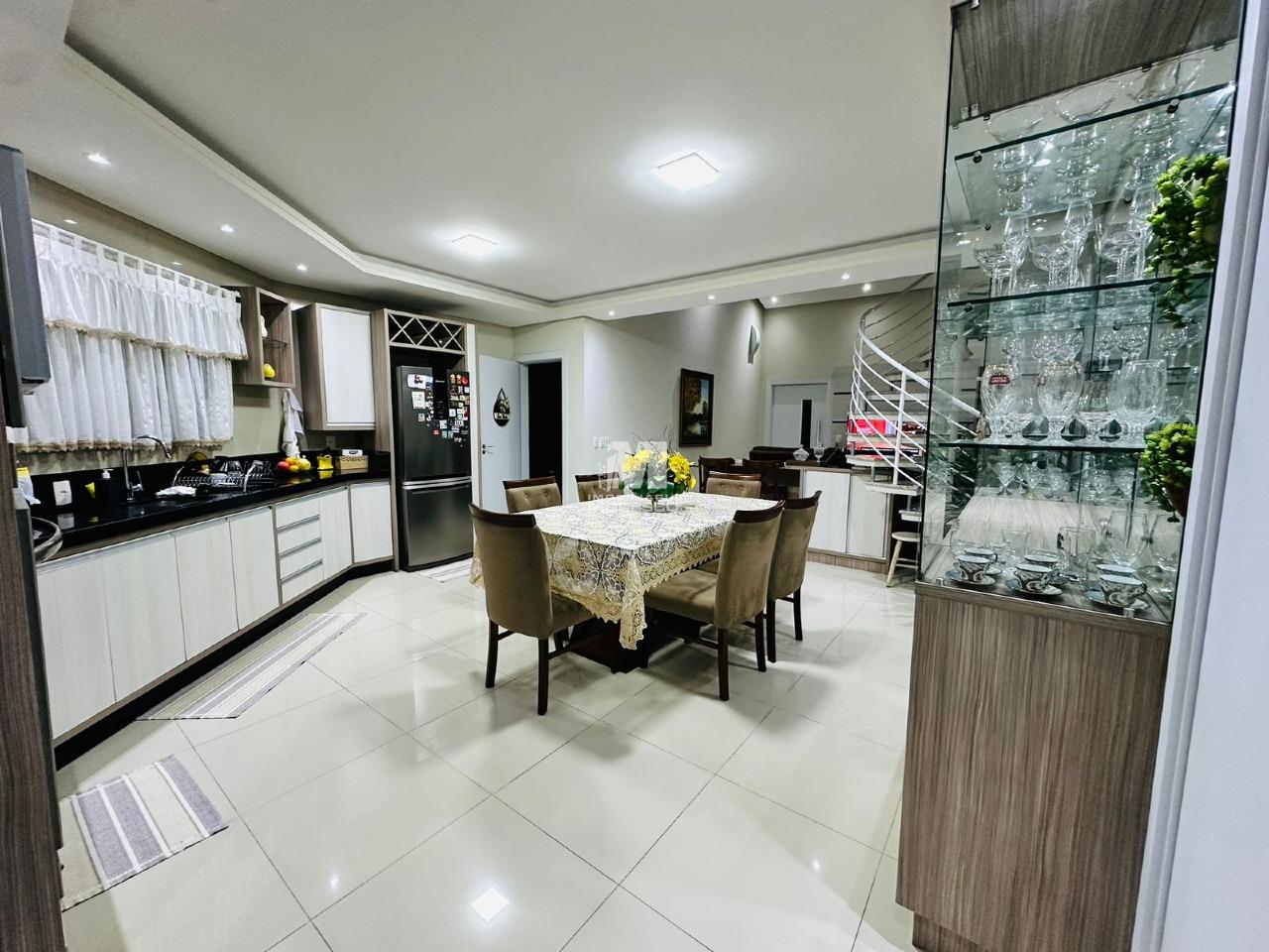 Casa à venda no bairro Santa Luzia: 