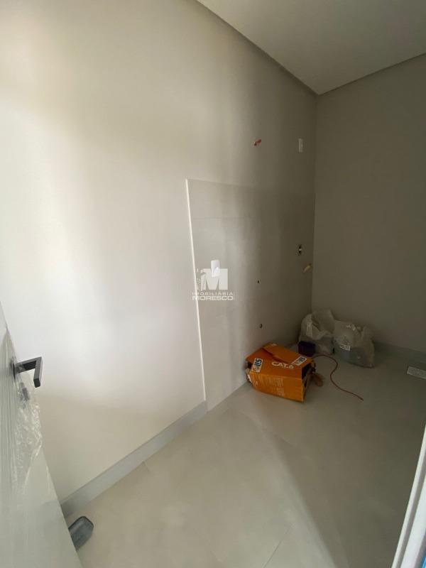 Casa à venda no bairro Souza Cruz: