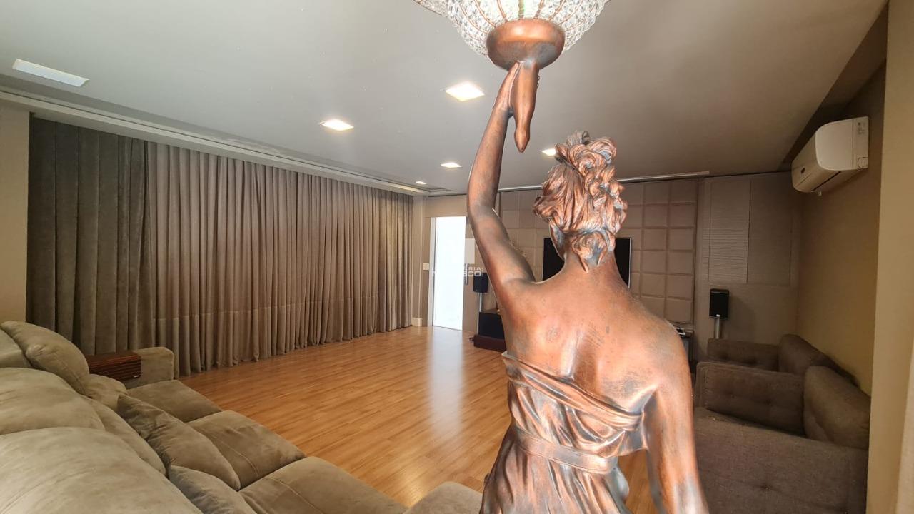 Casa à venda no bairro Jardim Maluche: