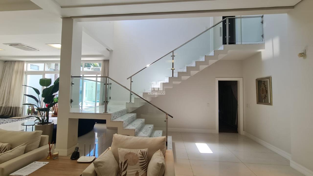 Casa à venda no bairro Jardim Maluche: