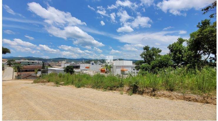 Terreno à venda no bairro Centro I: 