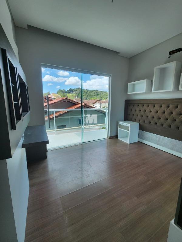 Casa à venda no bairro Centro: