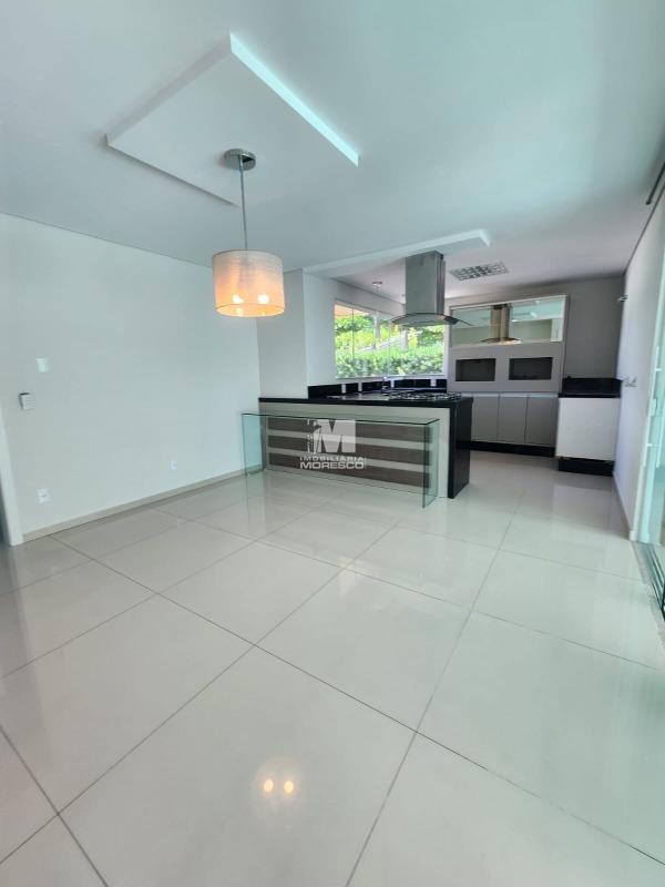 Casa à venda no bairro Centro: