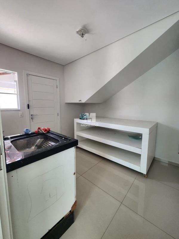 Casa à venda no bairro Centro: Area de servico