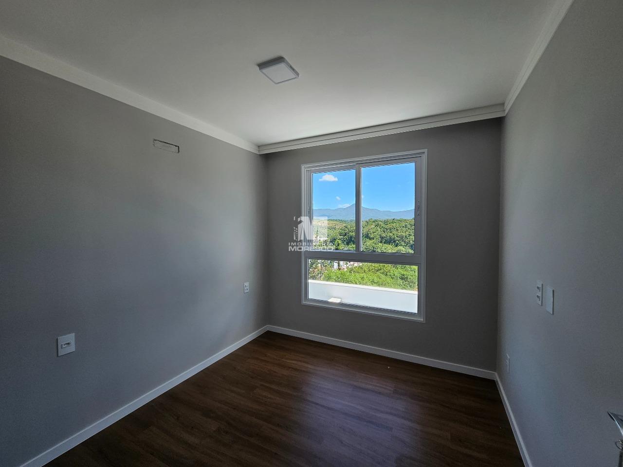 Casa à venda no bairro Guabiruba Sul: 