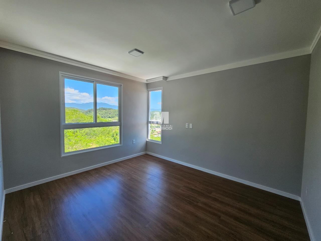 Casa à venda no bairro Guabiruba Sul: 