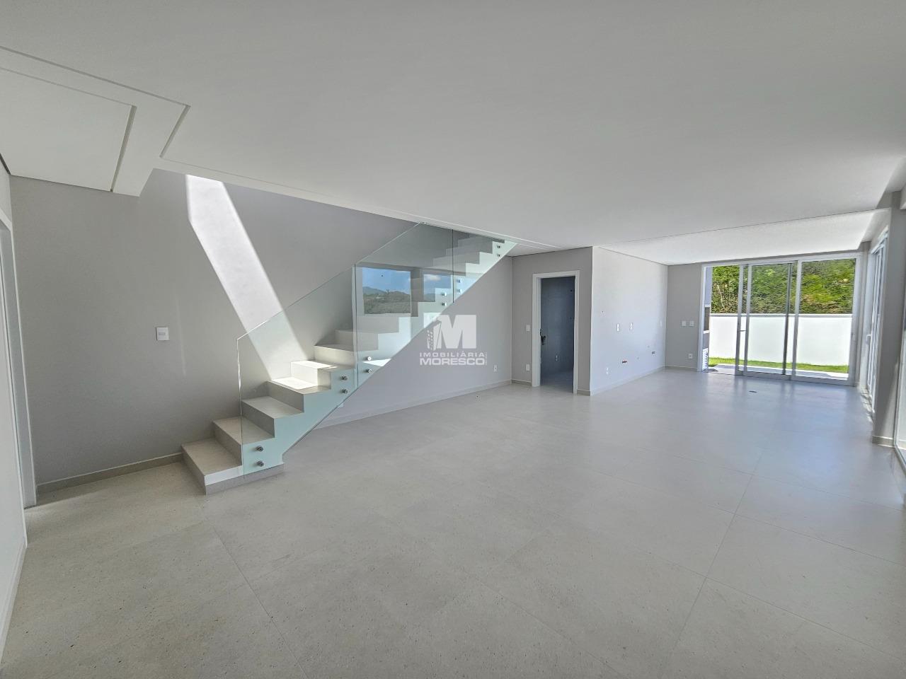 Casa à venda no bairro Guabiruba Sul: 