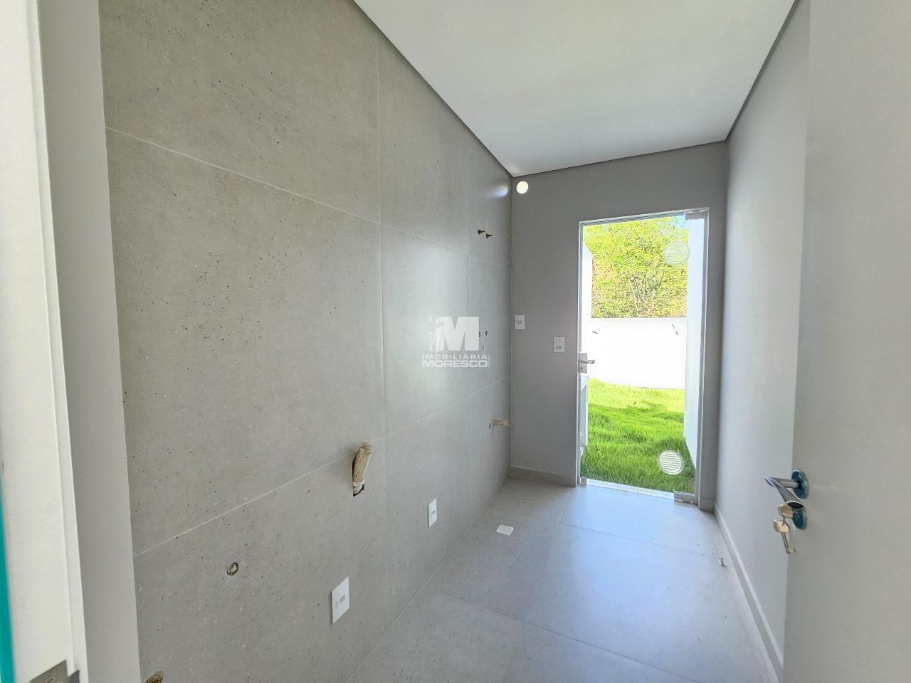 Casa à venda no bairro Guabiruba Sul: 